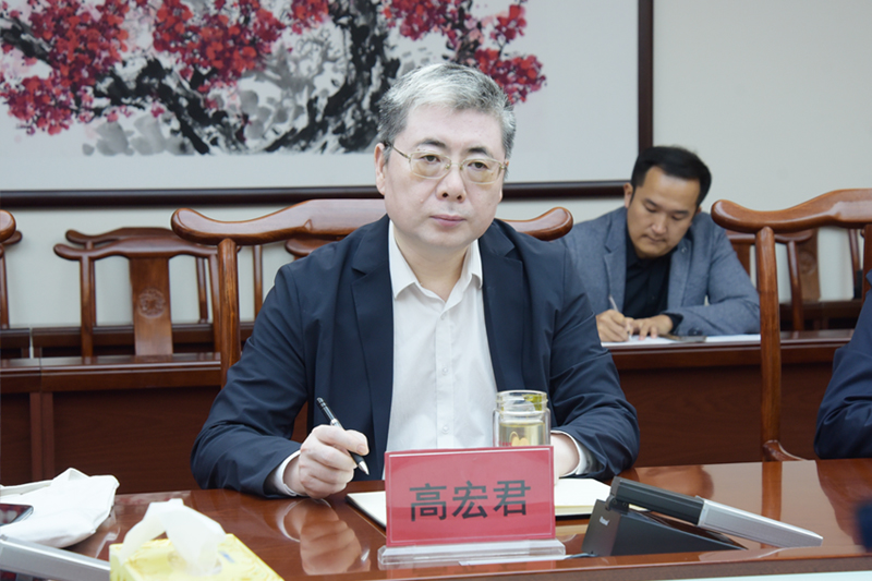 3高宏君书记在座谈会上.jpg 3高宏君书记在座谈会上.jpg