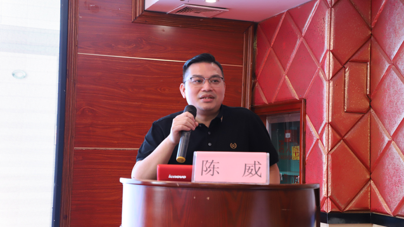 常务副院长陈威讲课.jpg