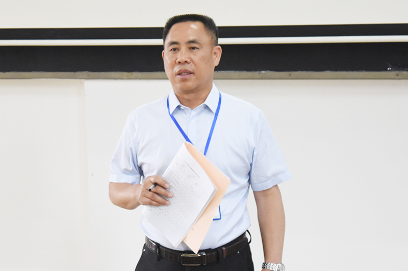 3唐友明院长作点评.jpg