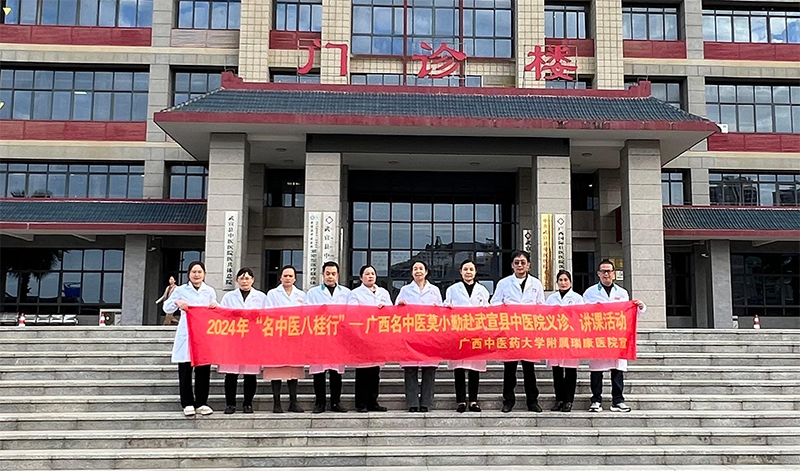 1合影.jpg 1合影.jpg