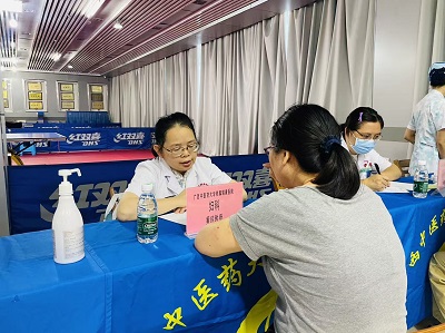 专家2.jpg